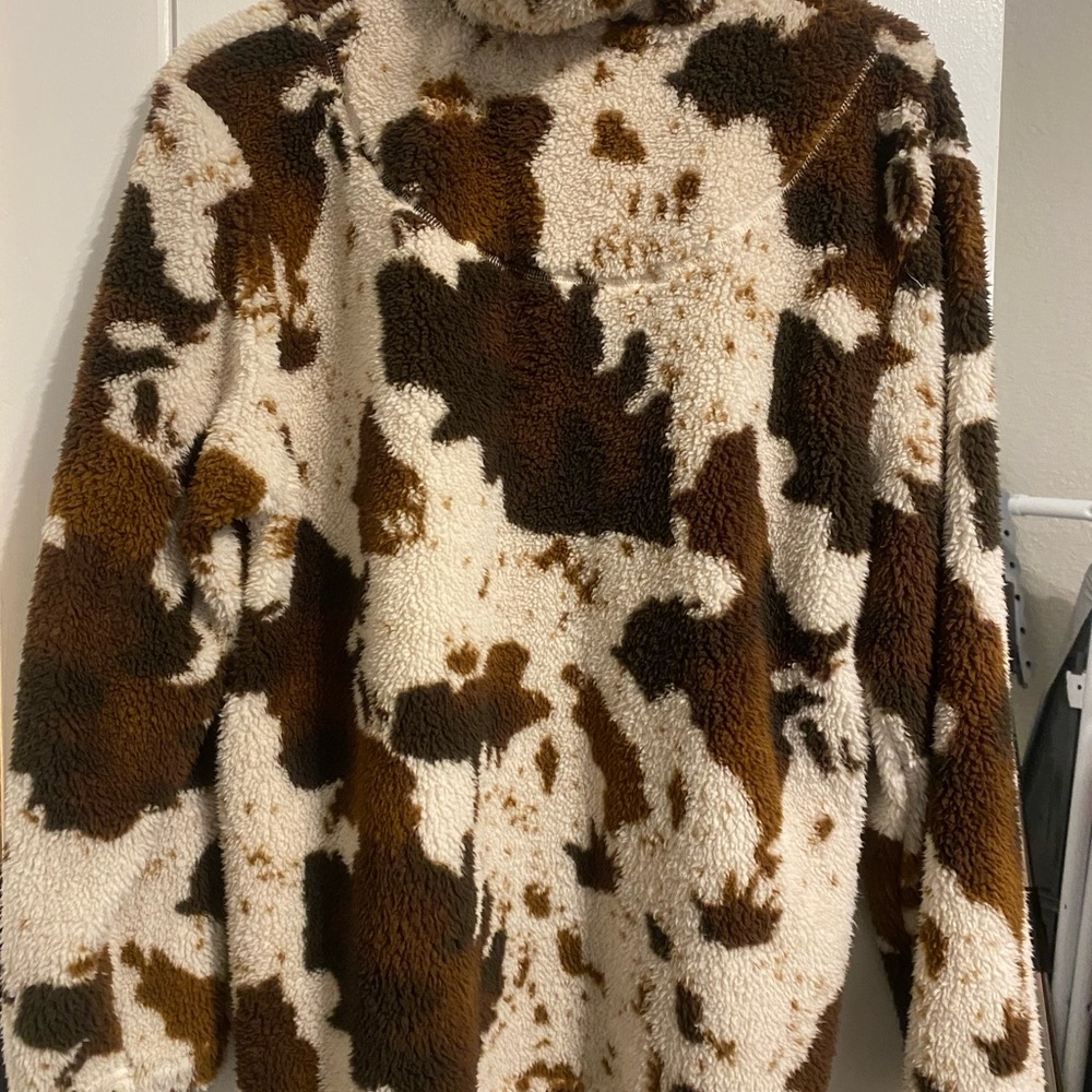 Comfy Cow Print Sherpa Sweater. New never worn (without tags).